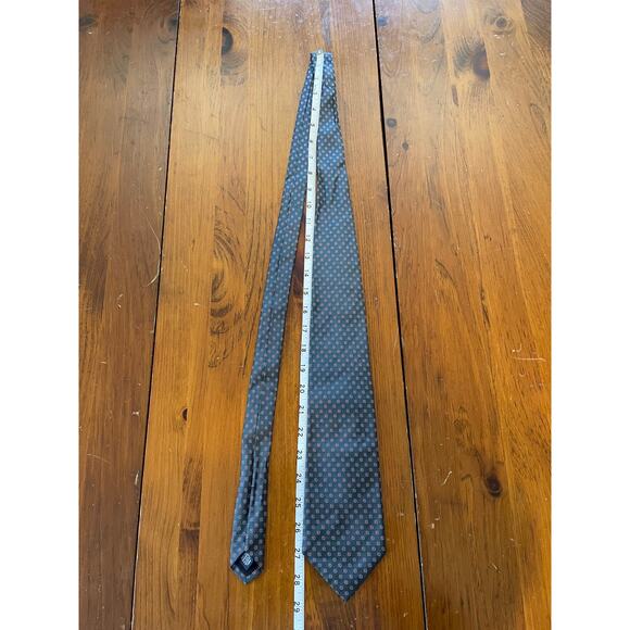 Lands End Neck Tie 100% Silk Hand Sewn in USA Gray and Pink Spot Pattern - Picture 7 of 8